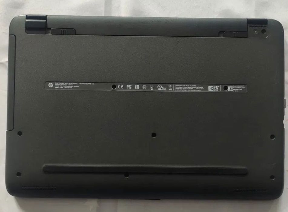 Laptop HP 250 i5-6200 1TB M330 26BW1