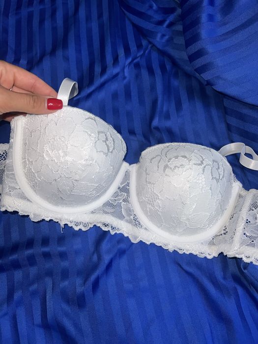 Белый бюст,бюстгальтер,топ,топик 75 В