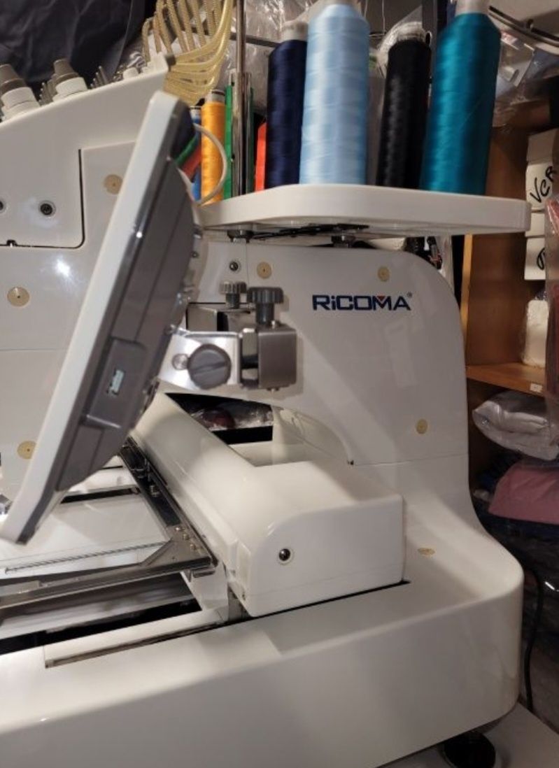 Maquina de bordar Riccoma