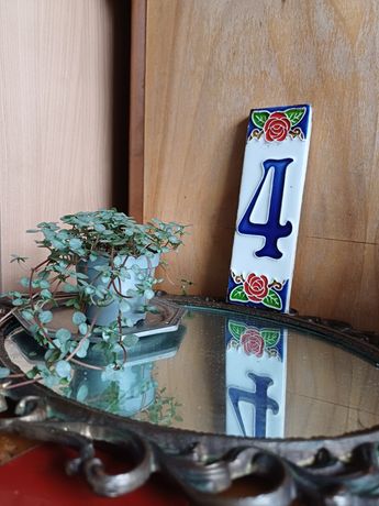 Numer numerek plakietka szyld 4 ceramiczny kafelek dekoracyjny