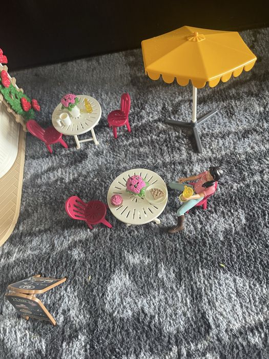 Kawiarnia + gratisy marki Schleich 42519 + 2x gratis kucyki