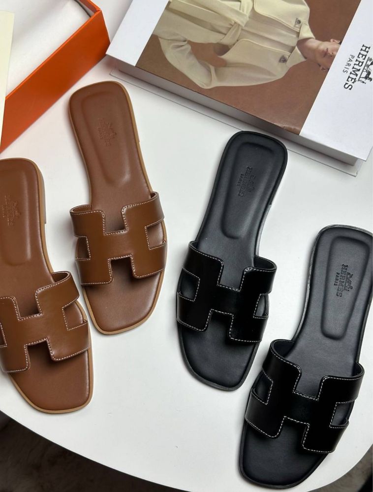 Шлепки /шльопанці Hermes шкіряні білі коричневі чорні