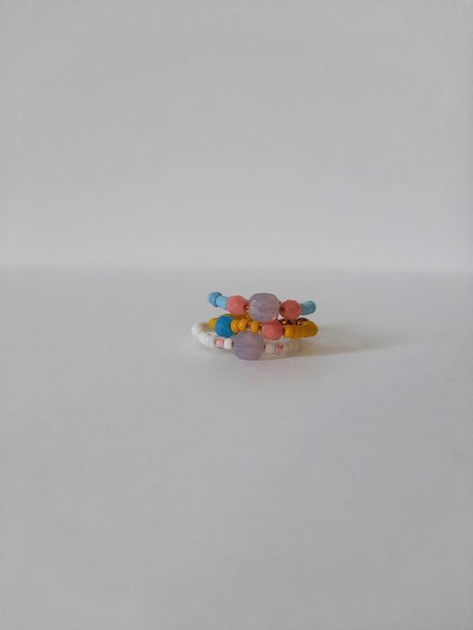 Conjunto de anéis coloridos pilha de anéis