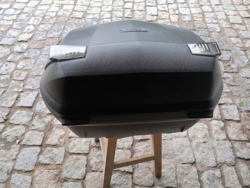 Vendo top case givi