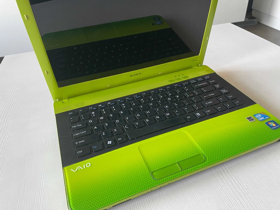 Laptop Sony Vaio, 14 calowy, zielony