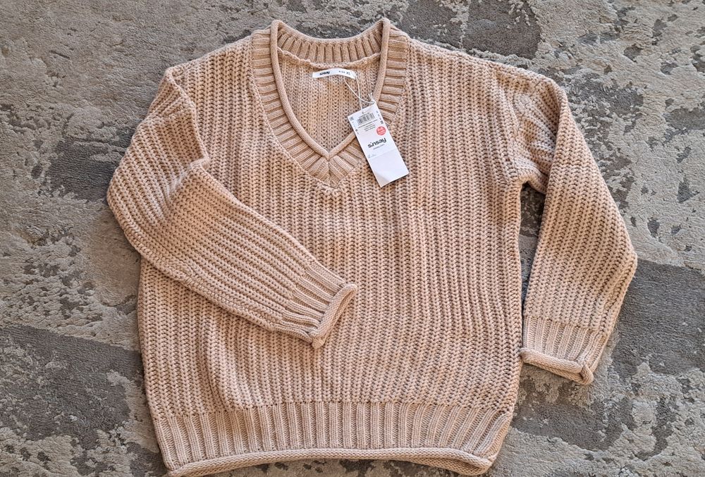 Sweter damski w serek