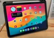 Apple iPad Air 11 128GB z rysikiem i etui