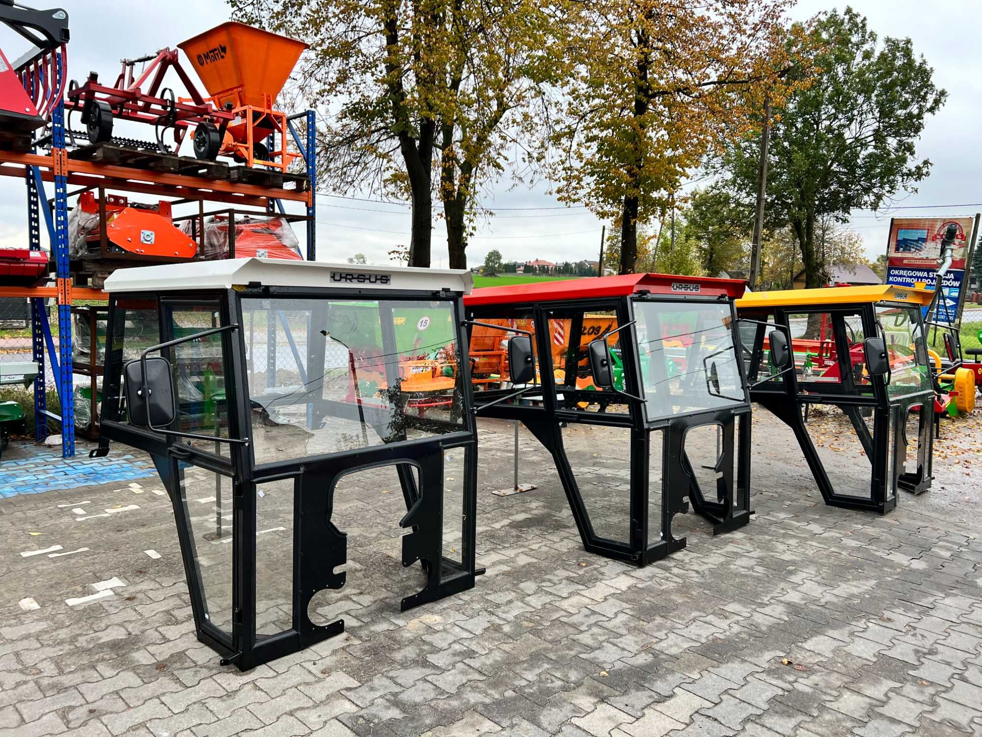 Kabina ciągnikowa Ursus C330 Ursus C360 MF235 T25 szyberdach siłowniki