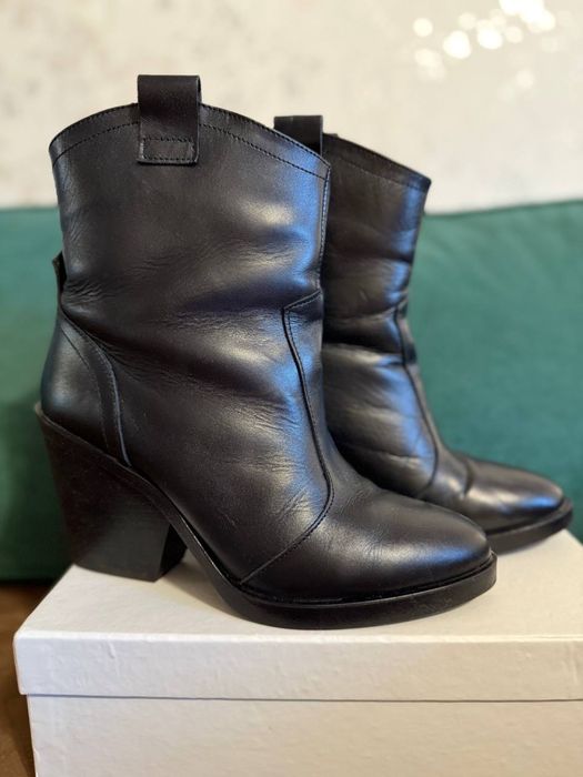 Шкіряні зимові чоботи (козаки) 39 розмір