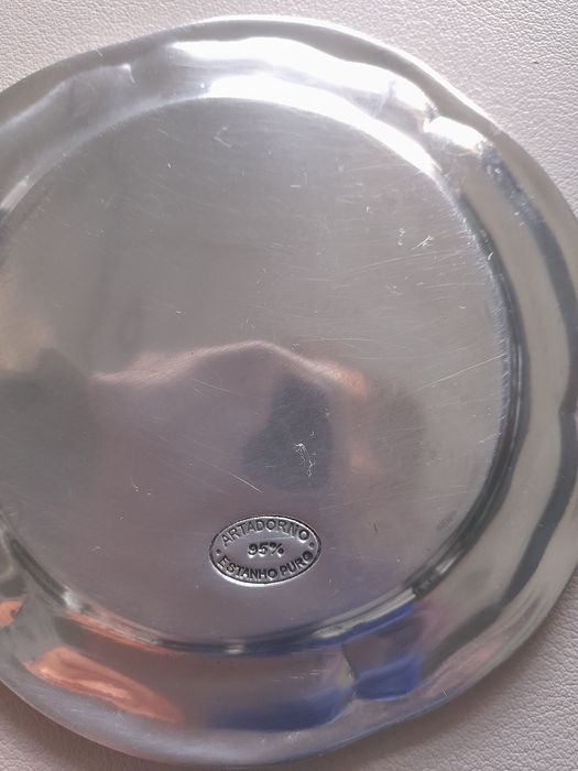 Prato decorativo em estanho puro          .