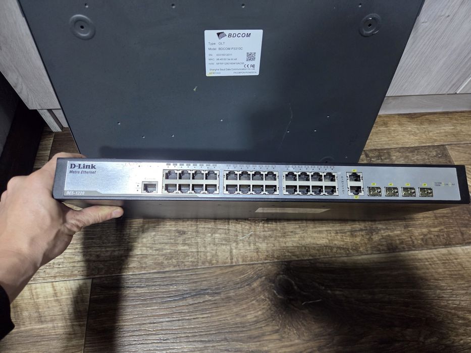 Комутатор D-link DES-1228