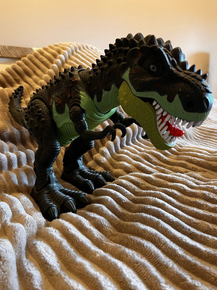 Dinozaury tyranozaury XL duze zabawki gratisy