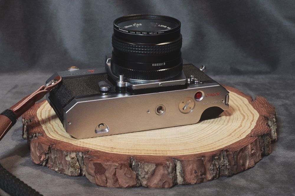 Zestaw analogowy KONICA. Obiektyw HEXANON 28mm