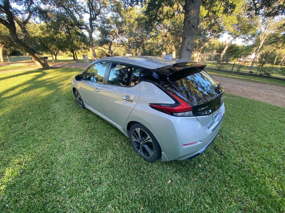 Бампер 2018 Nissan Leaf капот крыло фара комплект 2019 2020 2021