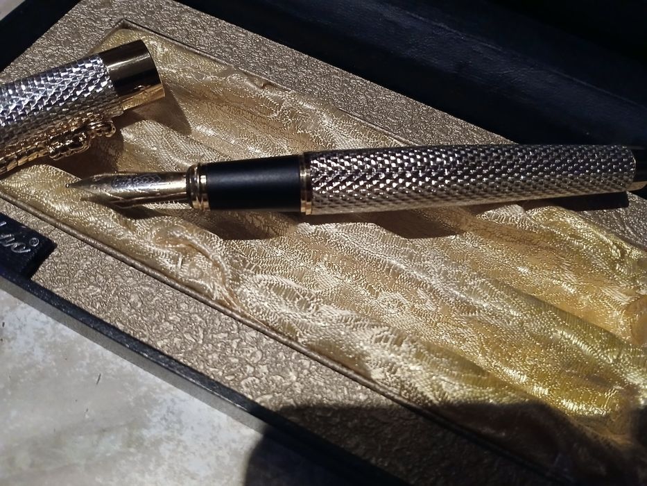 Ручка перьевая...