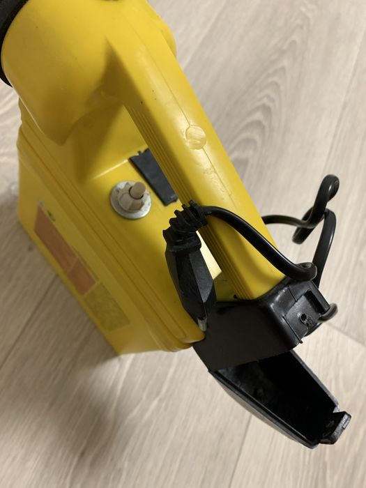 Ліхтар акумуляторний УНІВЕРСАЛ