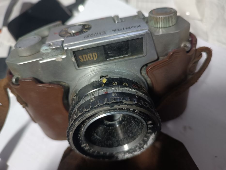 Máquina fotográfica Konica Snap