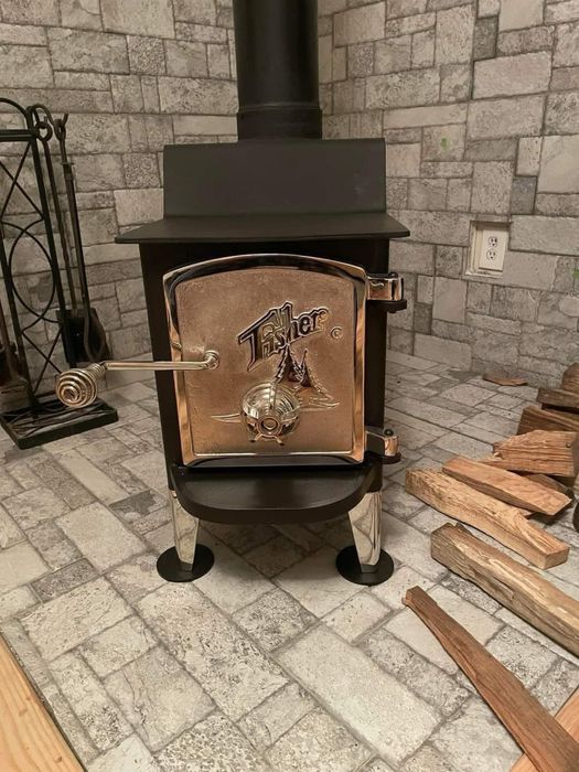 Poêle à bois disponible
