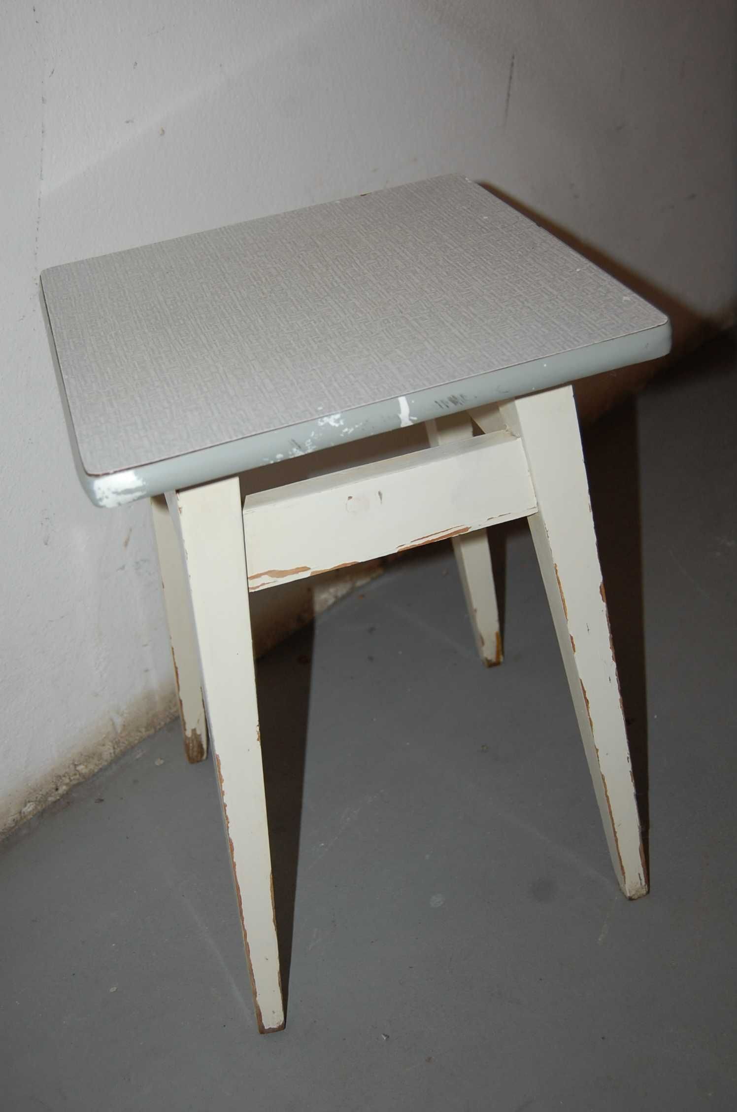 Taboret drewniany, biały - PRL