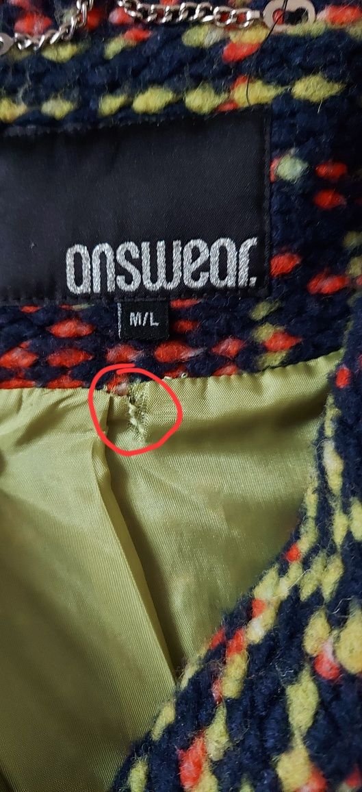 Płaszcz jesienny kolorowy asymetryczny z szalowym kołnierzem buklowy