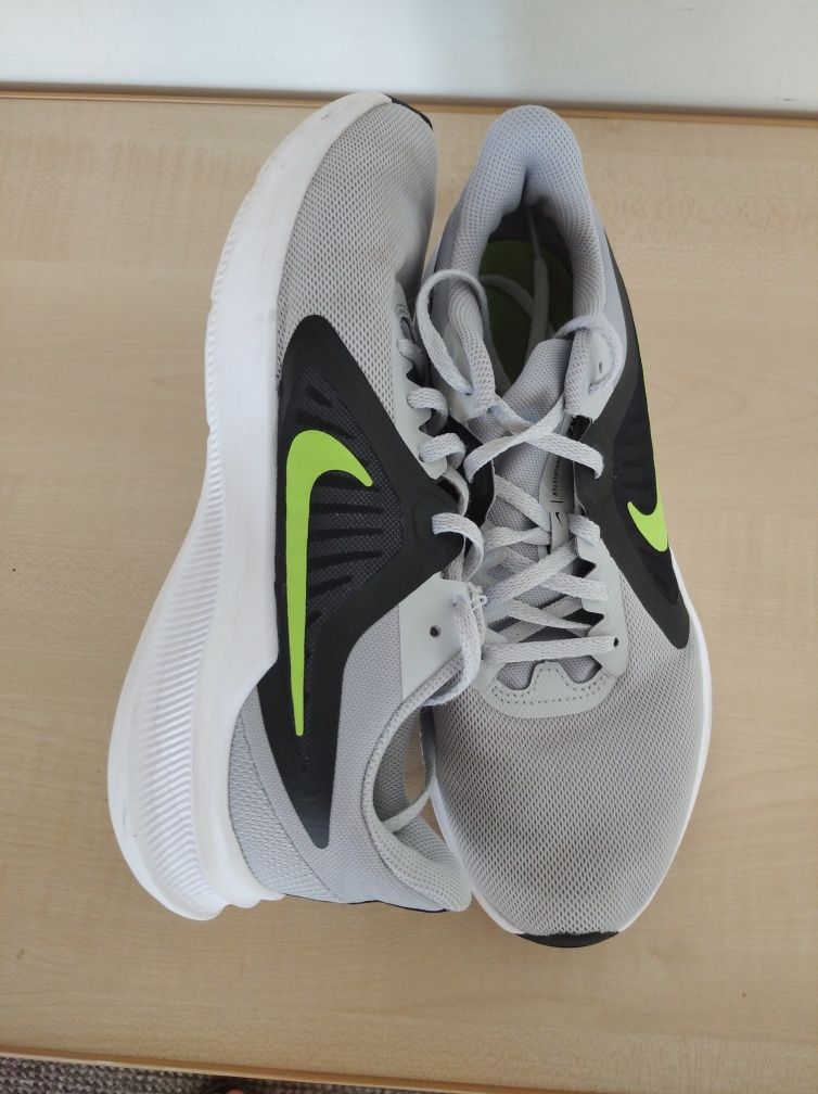Кросовки Nike running оригинал  летние 41 размер 26 см