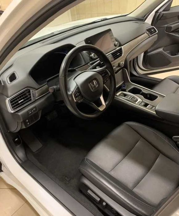 Honda Accord 2.0 CVT, 2020