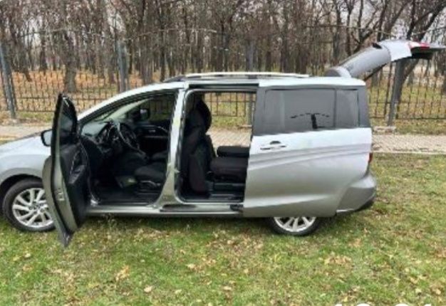 Продам мазду 5 2014 року