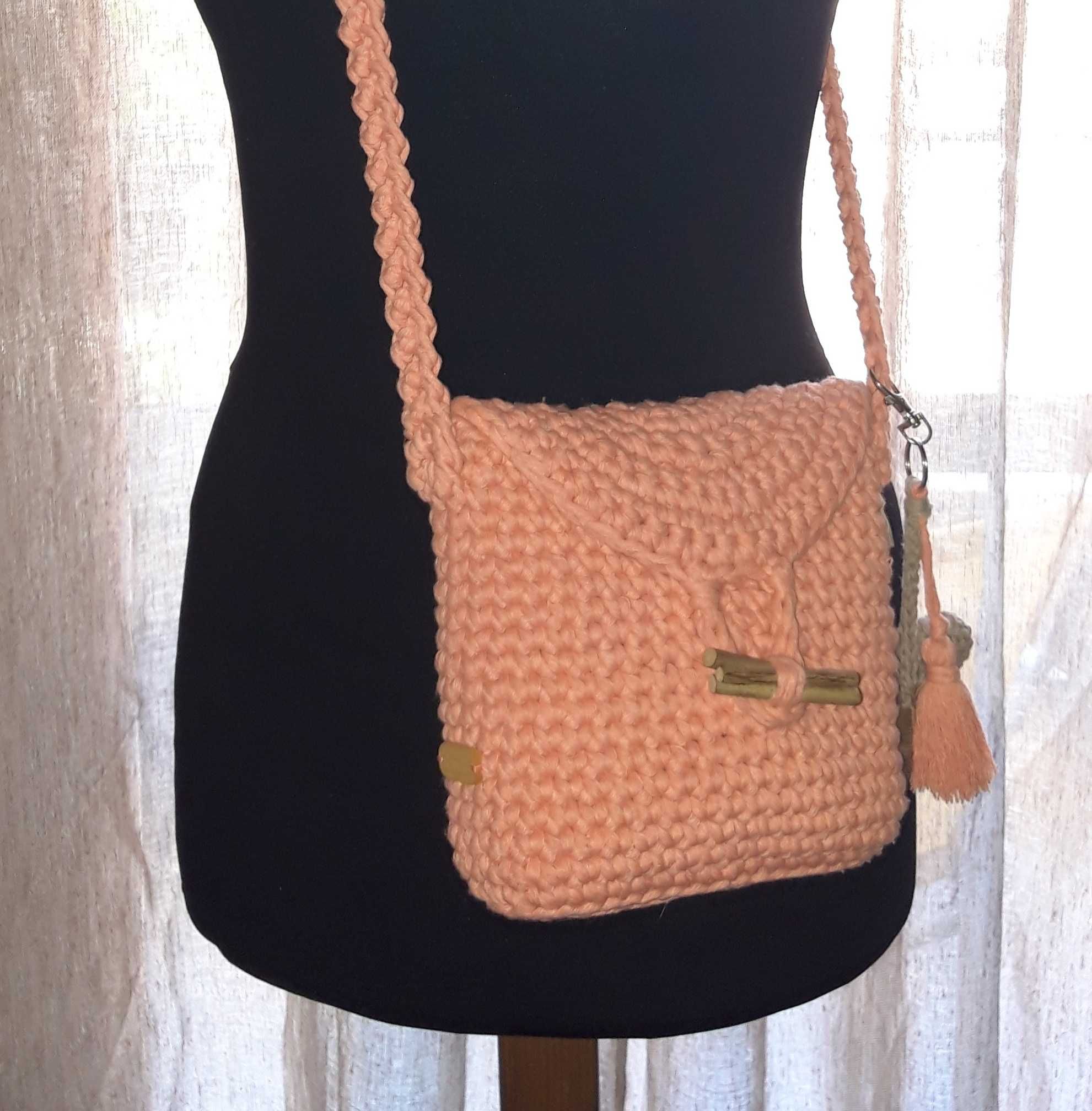 Bolsa em crochet