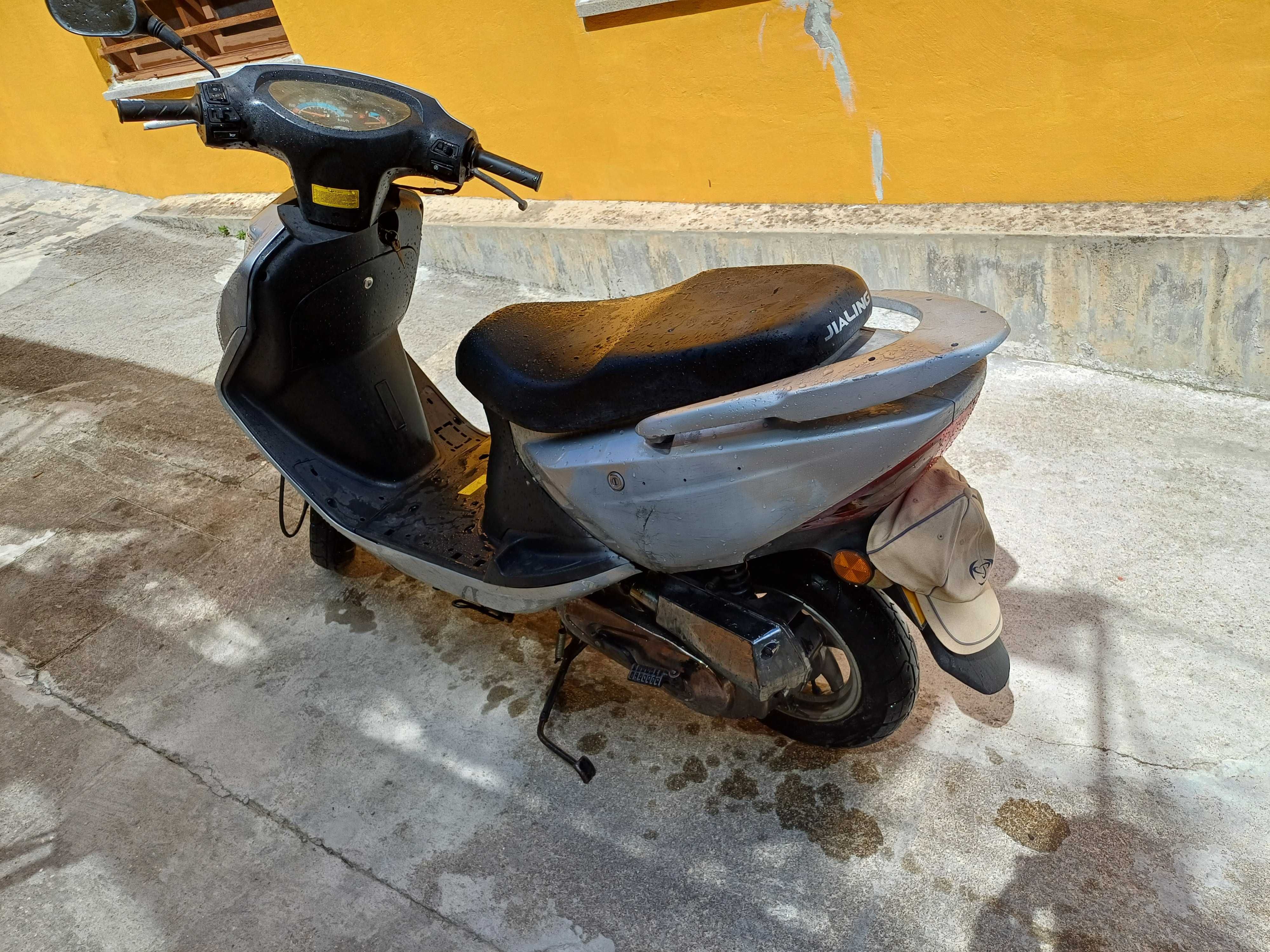 Moto scoter económica