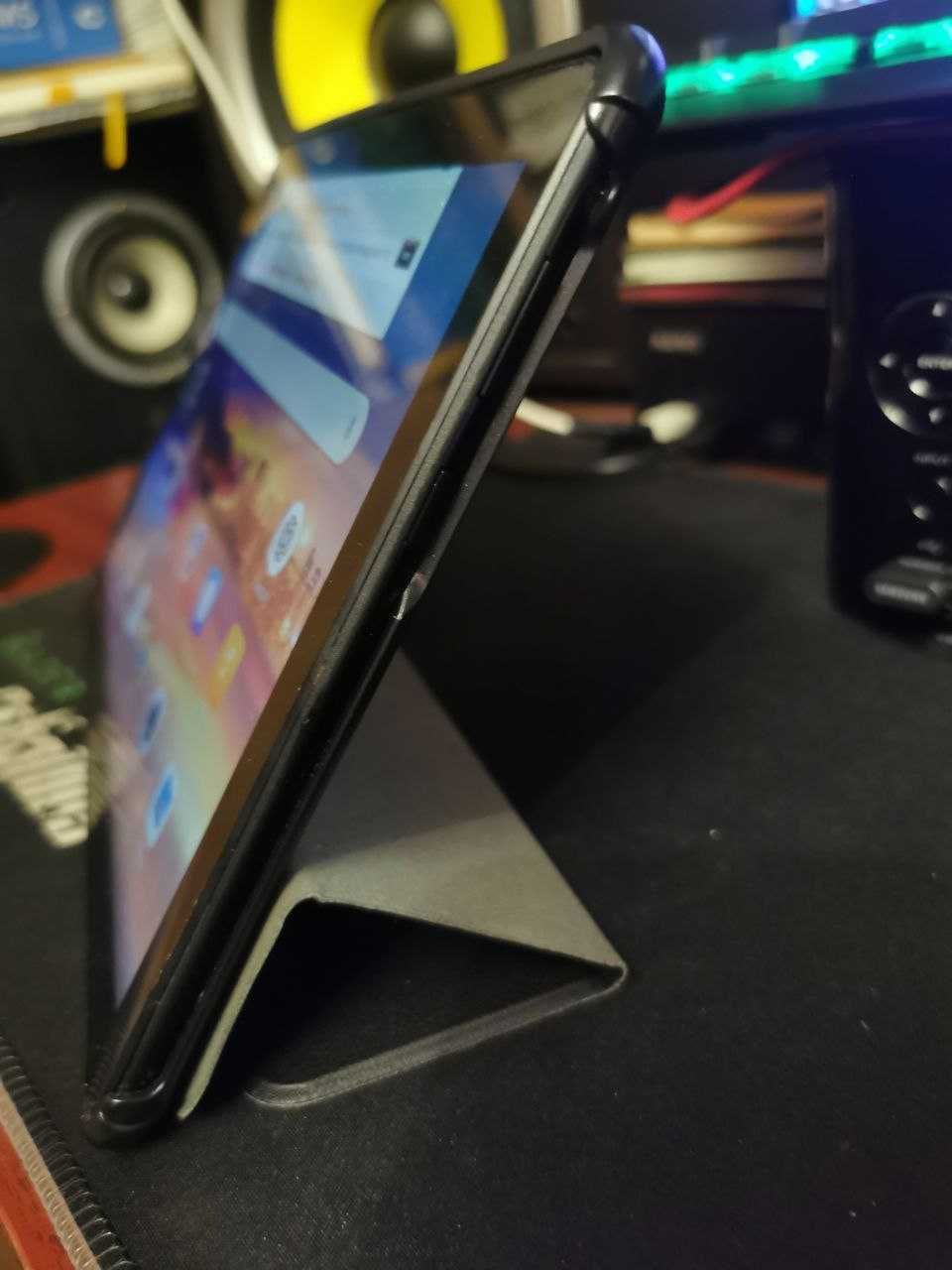 Huawei Mediapad T5 3/32 Wi-Fi + чехол