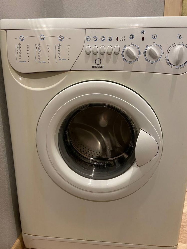 Пральна (стиральная) машина indesit ws 105 tx