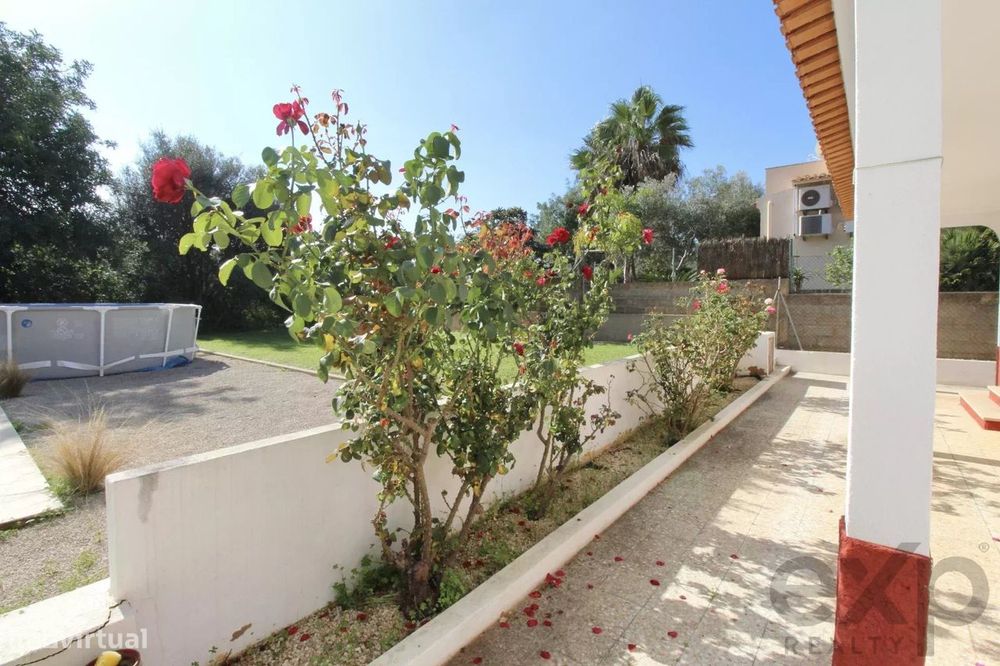 Moradia T3/4 na Fuseta com jardim