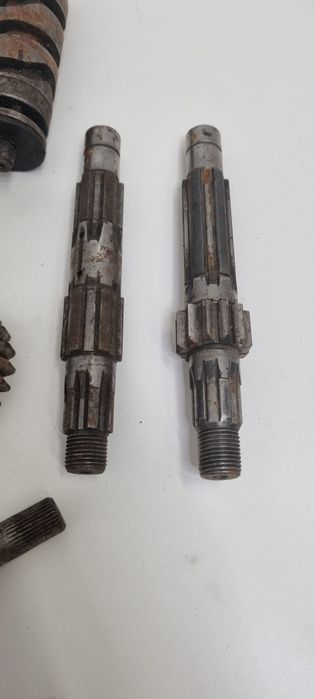 Wałek zdawczy/Wybierak biegów/Przesuwka MZ ETZ 250 DDR