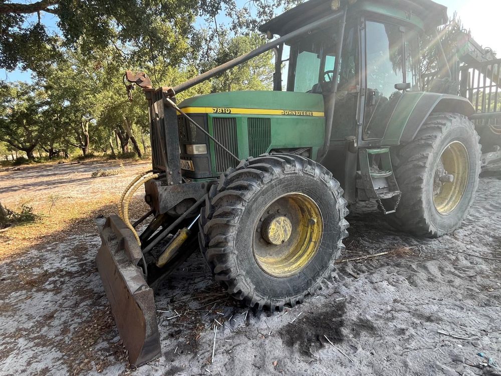 Trator John Deere 7810 Florestal c/ Reboque + Grua