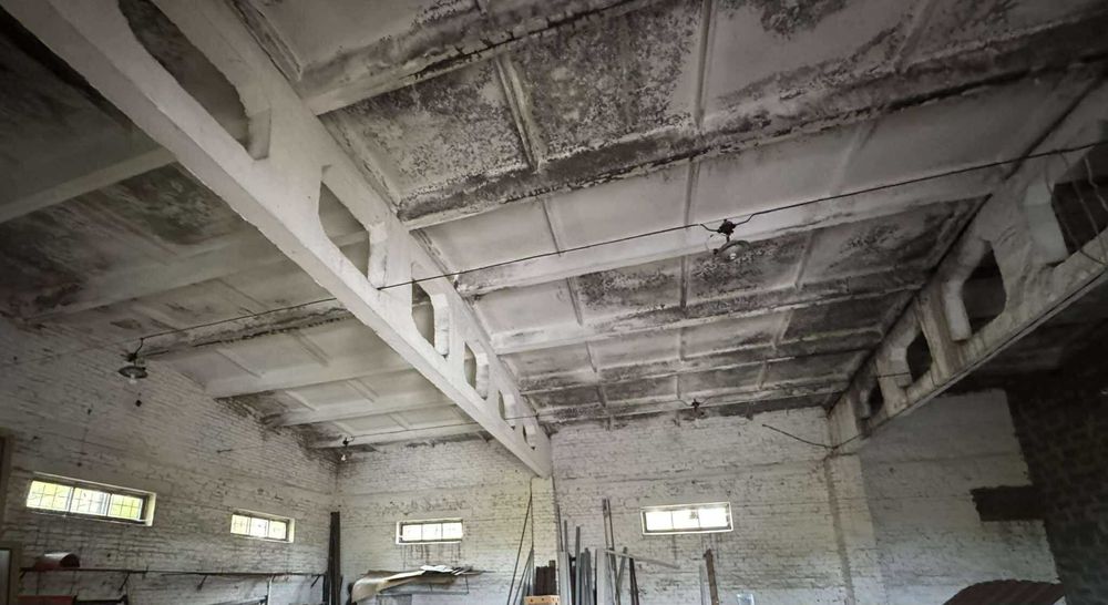 Продаж комерційного приміщення з перекриттям