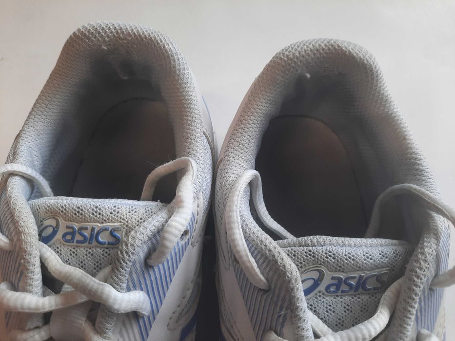 buty firmy Asics rozm. 39,5