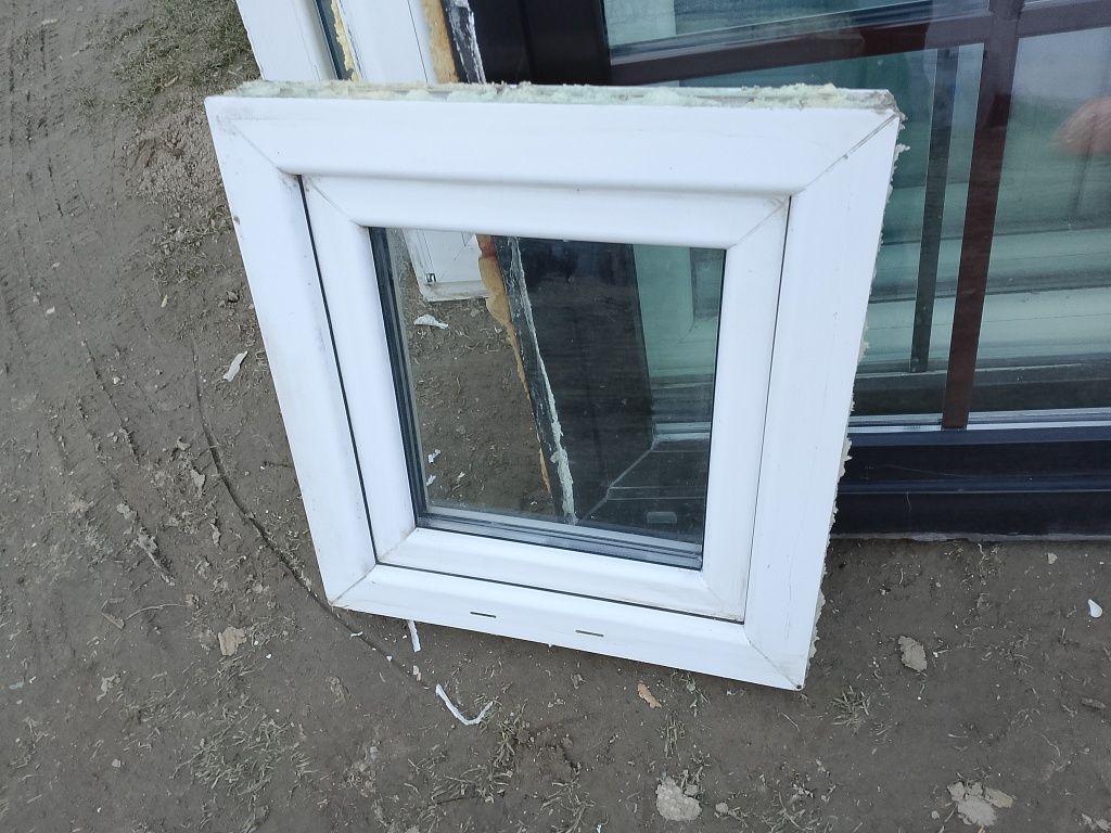 Okno 57x54 uchylne plastikowe białe