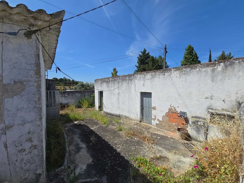 Terreno com casa para recuperar