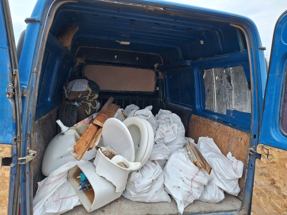 Вывоз старой мебели, хлама, оконных блоков , строительного мусора