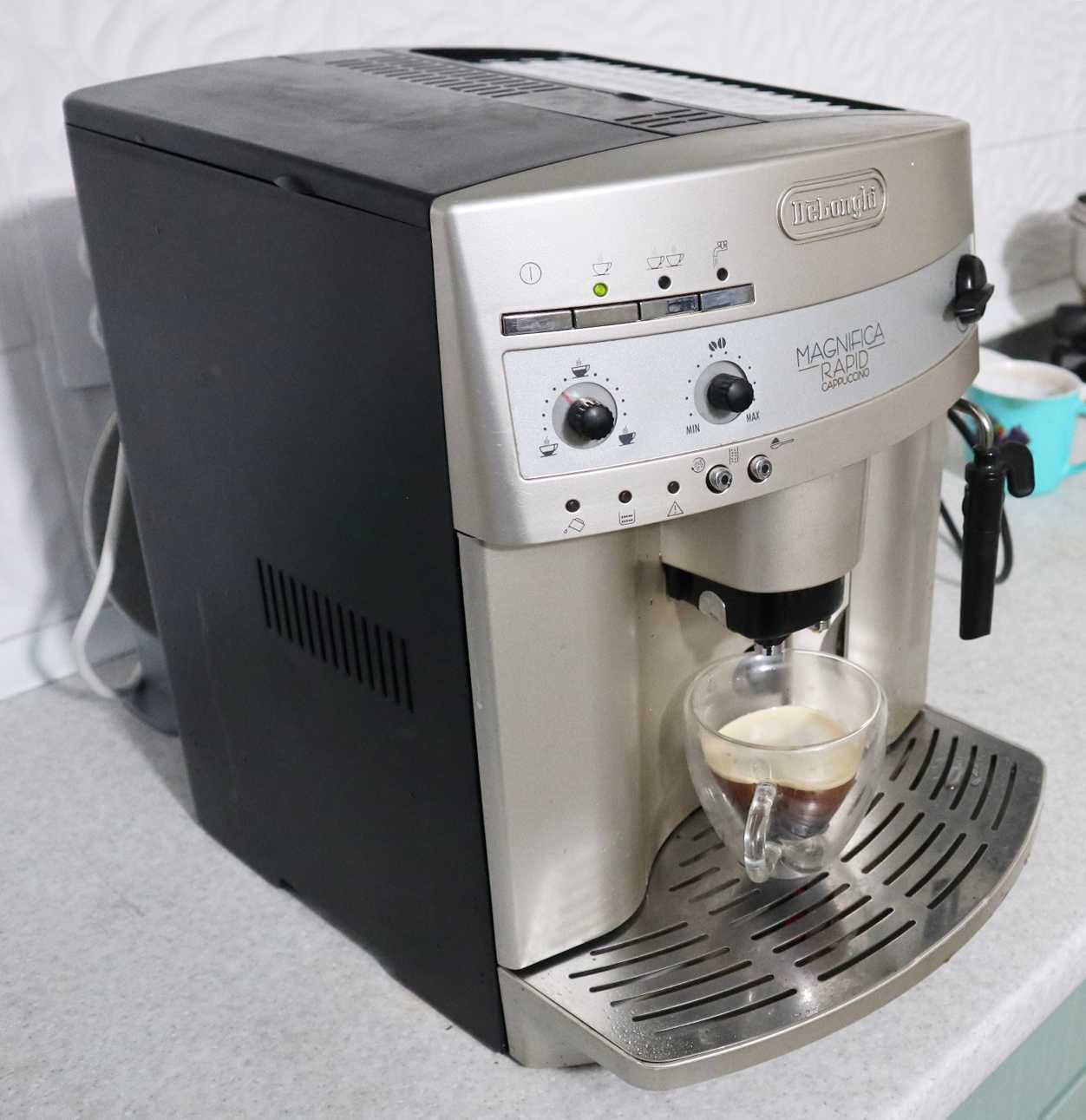 Зерновая кофемашина 2 бойлера DeLonghi Magnifica Rapid Cappuccino