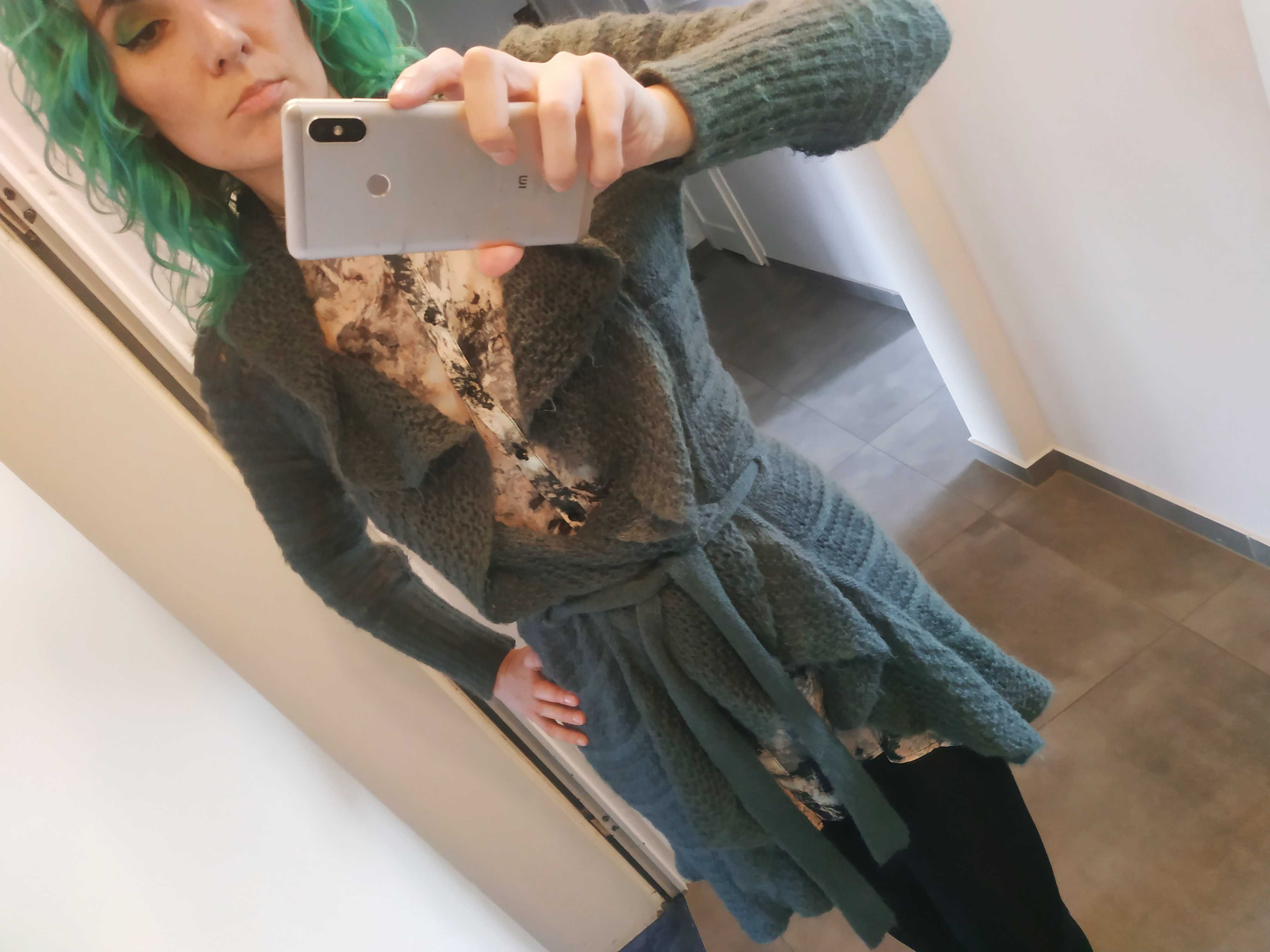 Moherowy wiązany sweter Derhy w rozmiarze S waterfall grafit