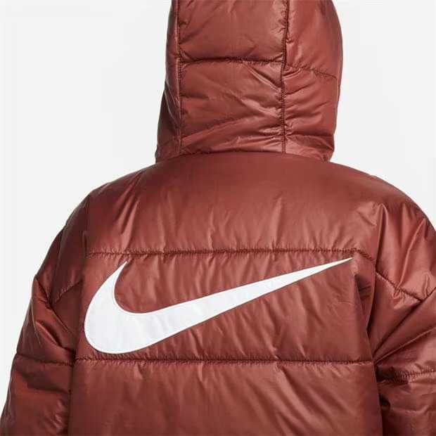 Женская зимняя теплая куртка Nike Sportswear Therma-FIT. Жіноча зимова