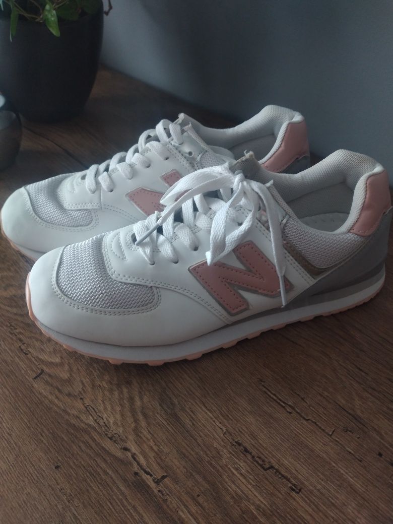 Buty  sportowe damskie 39