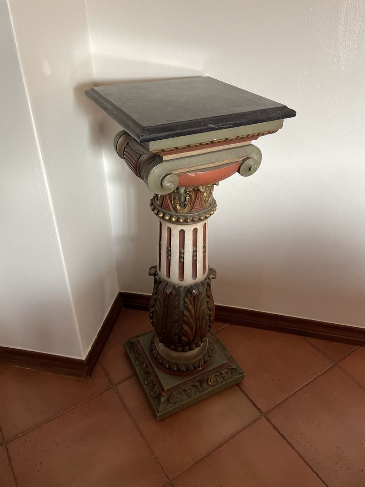 Coluna / Pedestal   Antigo