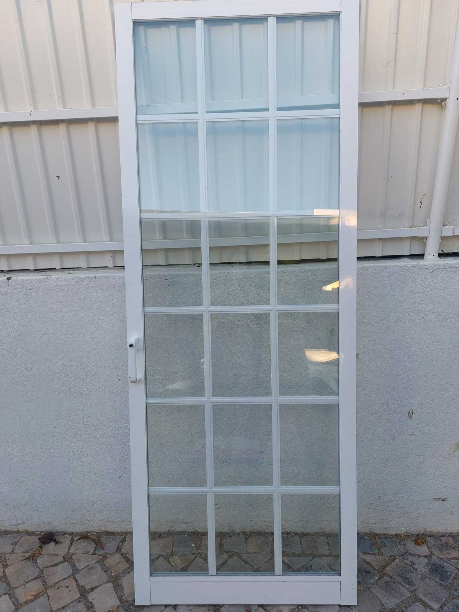 Conjunto de Janelas de Vidro Duplo