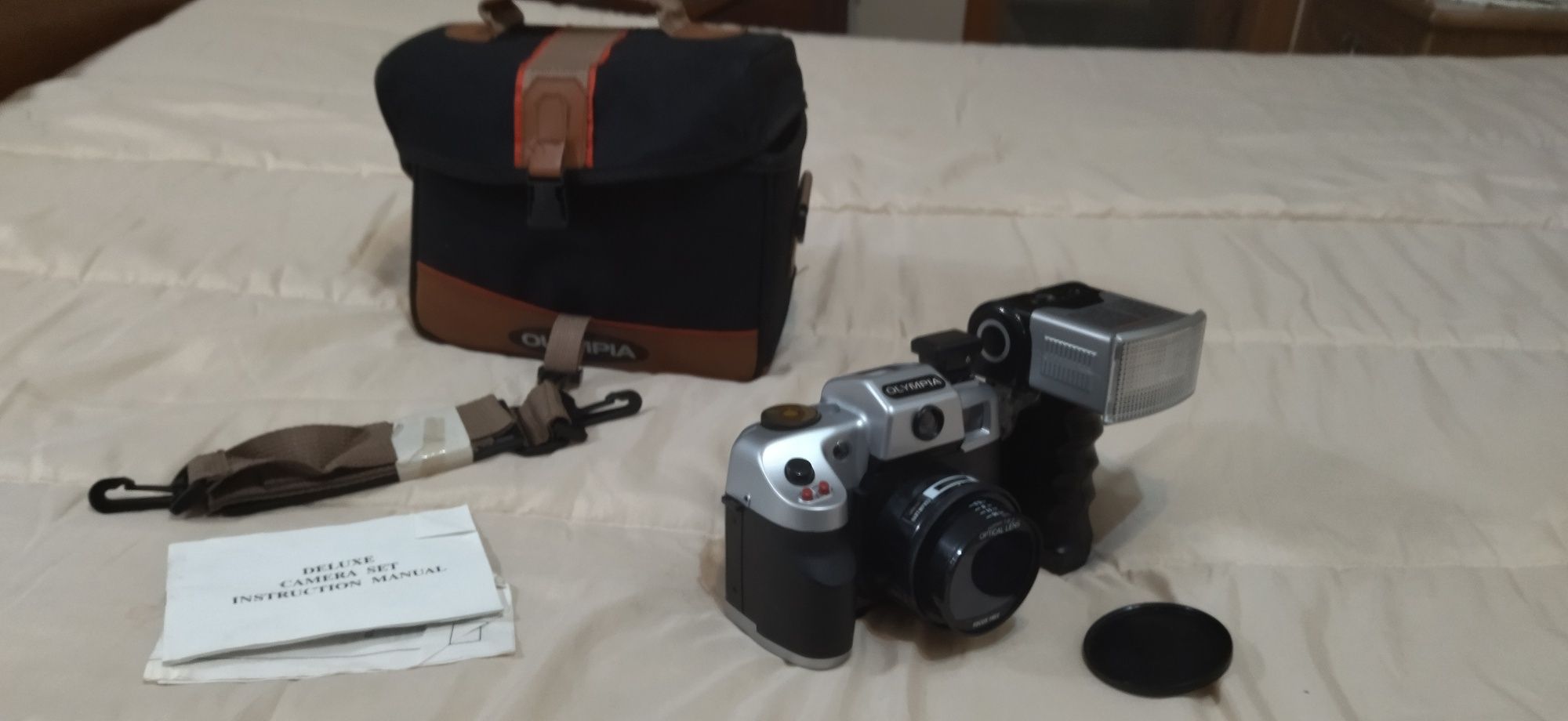 Vendo Câmara Olympia muito pouco usada