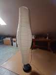 Lampa stojąca do pokoju