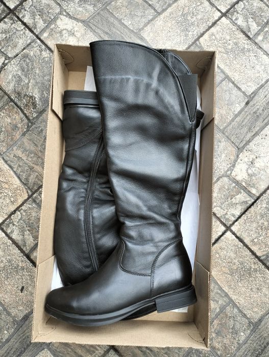 Нові шкіряні чоботи 38,5-39р