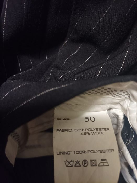 Продам чоловічий класичний костюм.