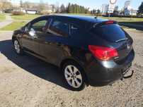 Opel Astra 2012**5 drzwi**BENZYNA**zarejestrowana**PDC**grzana kierownica**warto